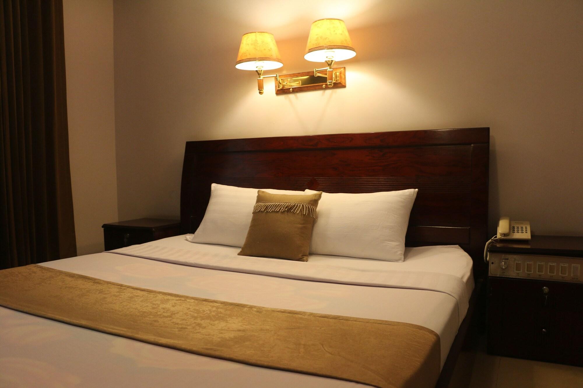 You Eng Hotel Phnompen Kültér fotó