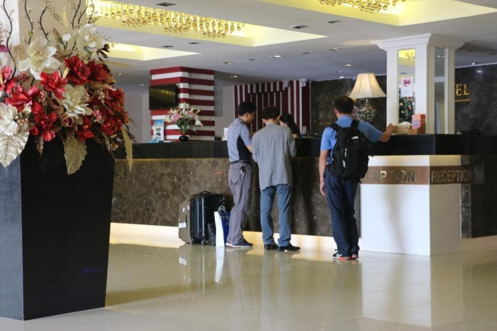 You Eng Hotel Phnompen Kültér fotó